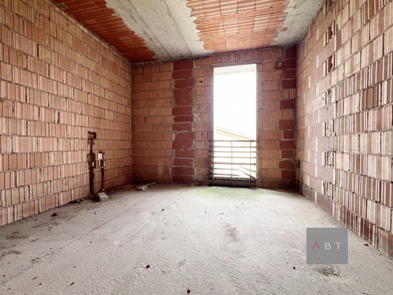 Situata nella frazione di Onara, casa singola allo stato grezzo e composta di: ingresso, cucina, ...