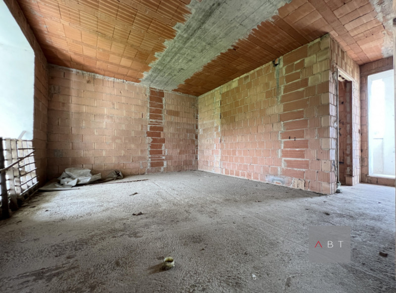 Situata nella frazione di Onara, casa singola allo stato grezzo e composta di: ingresso, cucina, ...