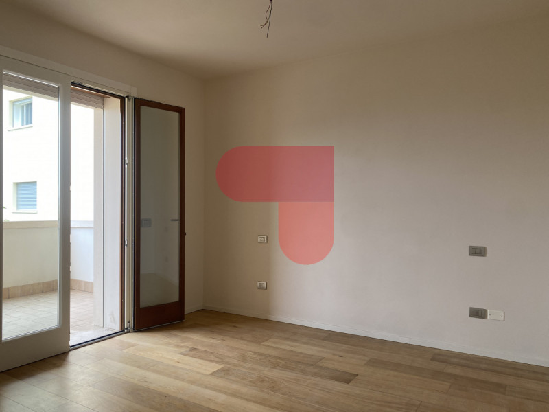 Situato nel cuore di Arzignano, proponiamo in vendita un bellissimo immobile che offre comfort e ...