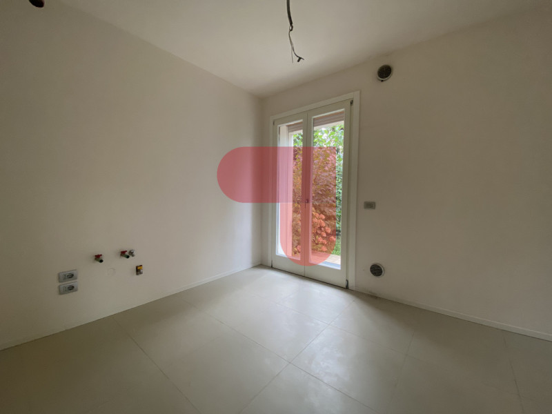 Situato nel cuore di Arzignano, proponiamo in vendita un bellissimo immobile che offre comfort e ...