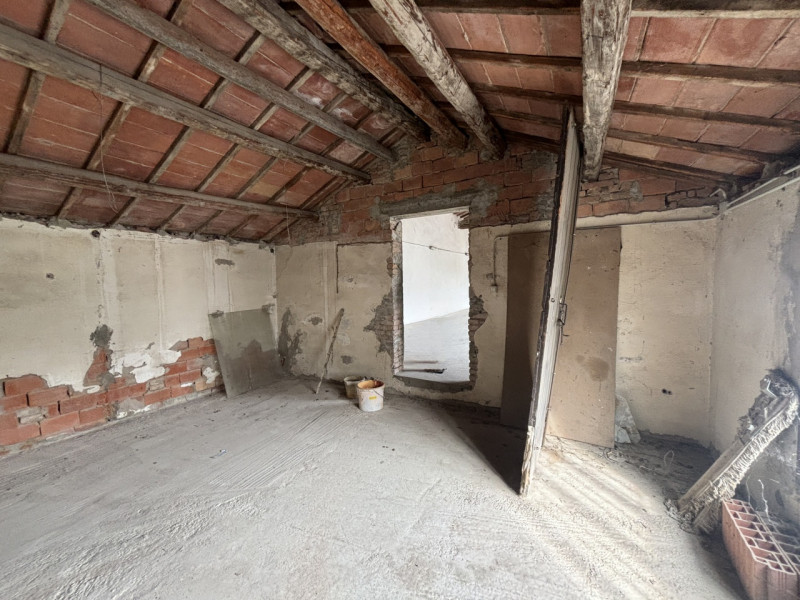 In posizione centrale a Conselve, a pochi passi da tutti i principali servizi, proponiamo intero ...