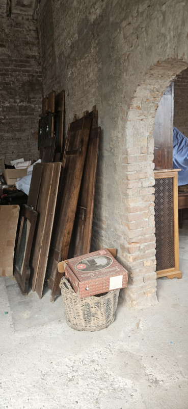 In posizione centrale a Conselve, a pochi passi da tutti i principali servizi, proponiamo intero ...