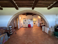 Large semi-detached farmhouse with land and olive trees in a panoramic position