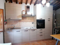 Large semi-detached farmhouse with land and olive trees in a panoramic position