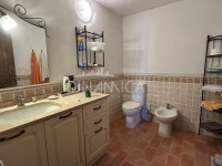 Large semi-detached farmhouse with land and olive trees in a panoramic position