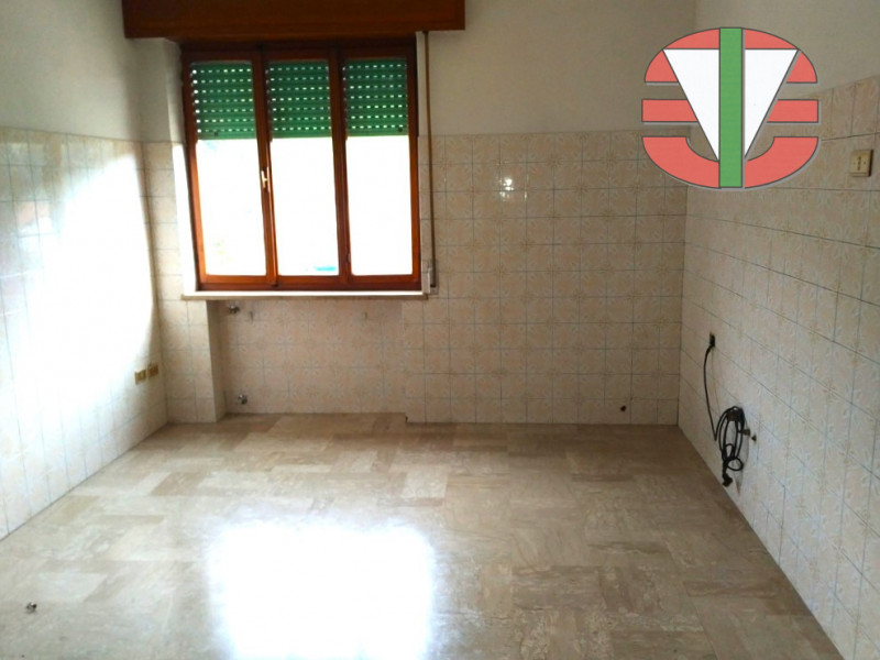 Lusiana Conco - Santa Caterina in zona centrale, proponiamo in vendita casa singola di 200mq svil...