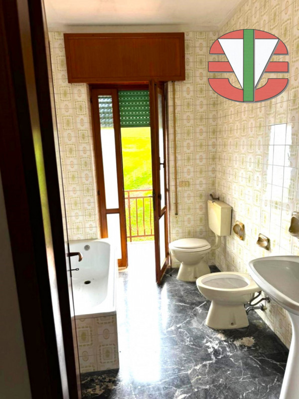 Lusiana Conco - Santa Caterina in zona centrale, proponiamo in vendita casa singola di 200mq svil...