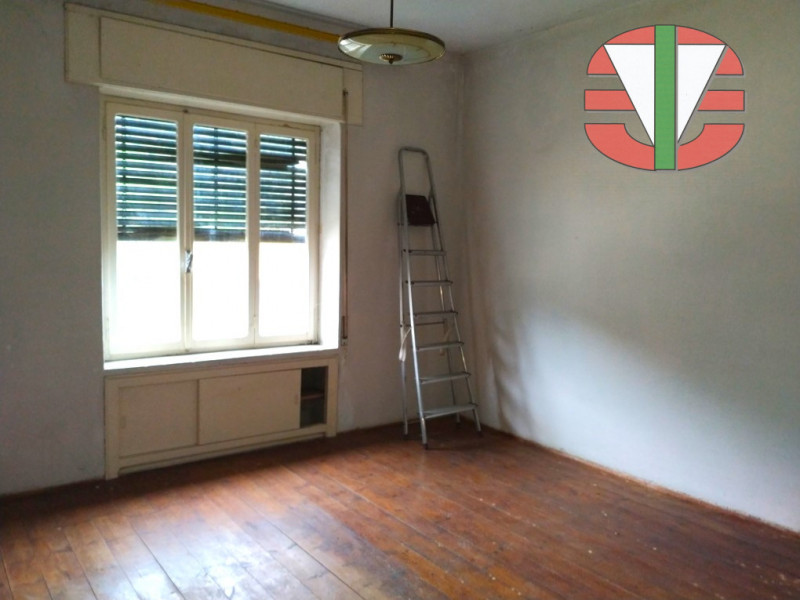 Lusiana Conco - Santa Caterina in zona centrale, proponiamo in vendita casa singola di 200mq svil...