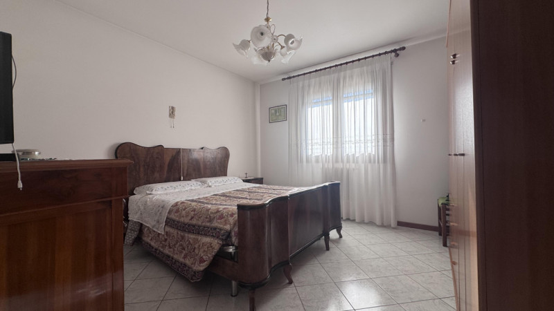 In un quartiere residenziale tranquillo e sicuro, comodo a scuole, servizi e collegamenti, ti asp...