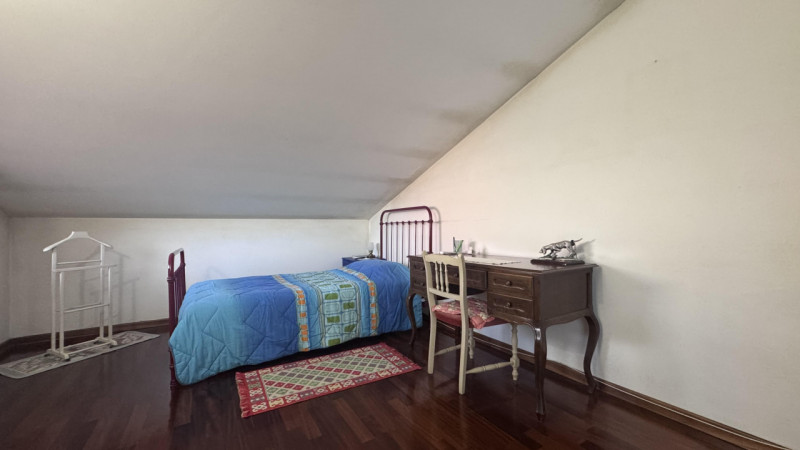 In un quartiere residenziale tranquillo e sicuro, comodo a scuole, servizi e collegamenti, ti asp...