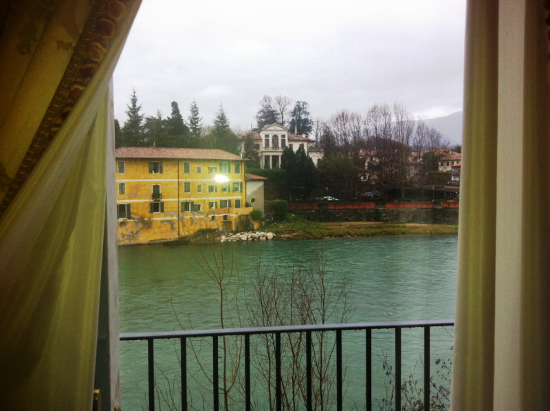 Meraviglioso appartamento a Bassano del Grappa con affaccio sul fiume Brenta e vista panoramica s...