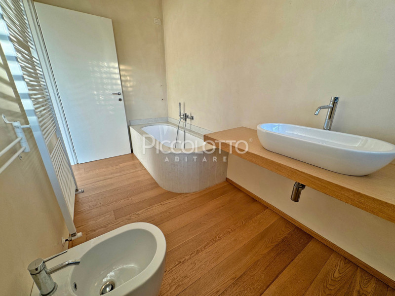 Rif. V5148 B5 - Splendido attico in vendita a Castelfranco Veneto - Borgo Treviso, contesto resid...