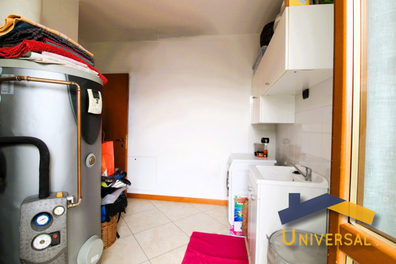 CAMPOSAMPIERO – RUSTEGA – All’ interno di tranquillo quartiere residenziale, che assicura tranqui...