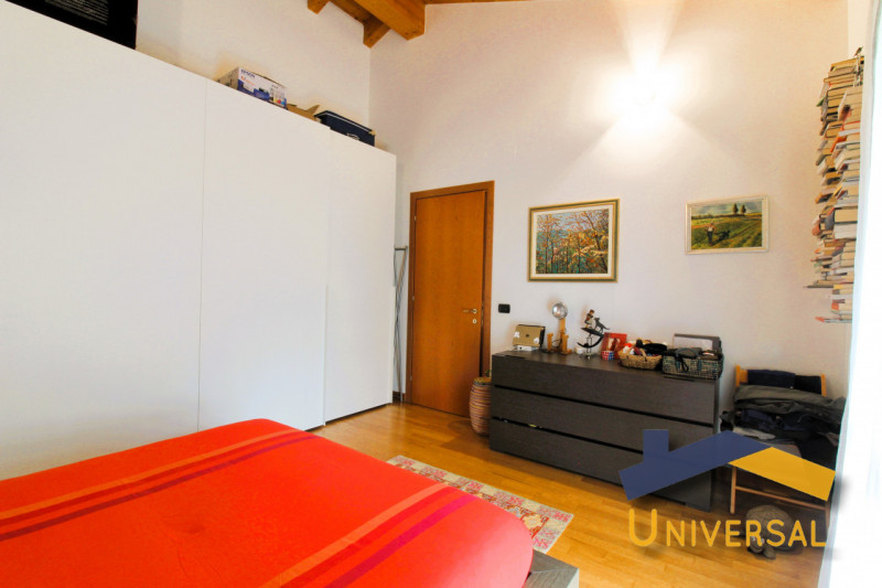 CAMPOSAMPIERO – RUSTEGA – All’ interno di tranquillo quartiere residenziale, che assicura tranqui...