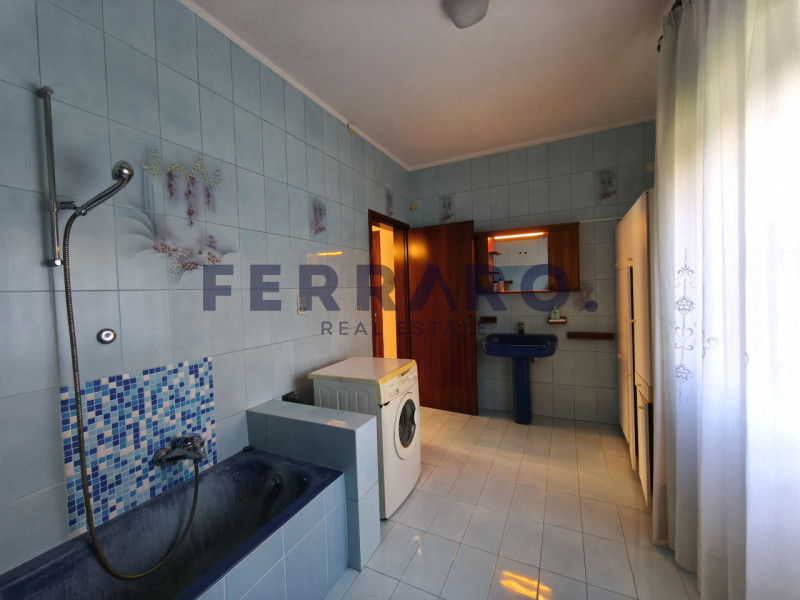 Proponiamo casa singola terratetto in vendita a Dosson di Casier, codice SV3.
Con una superficie ...