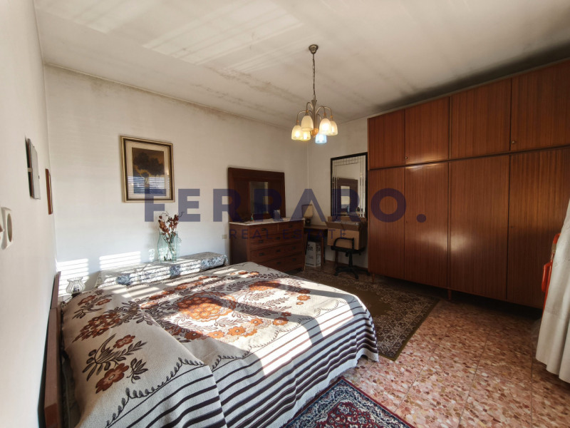 Proponiamo casa singola terratetto in vendita a Dosson di Casier, codice SV3.
Con una superficie ...