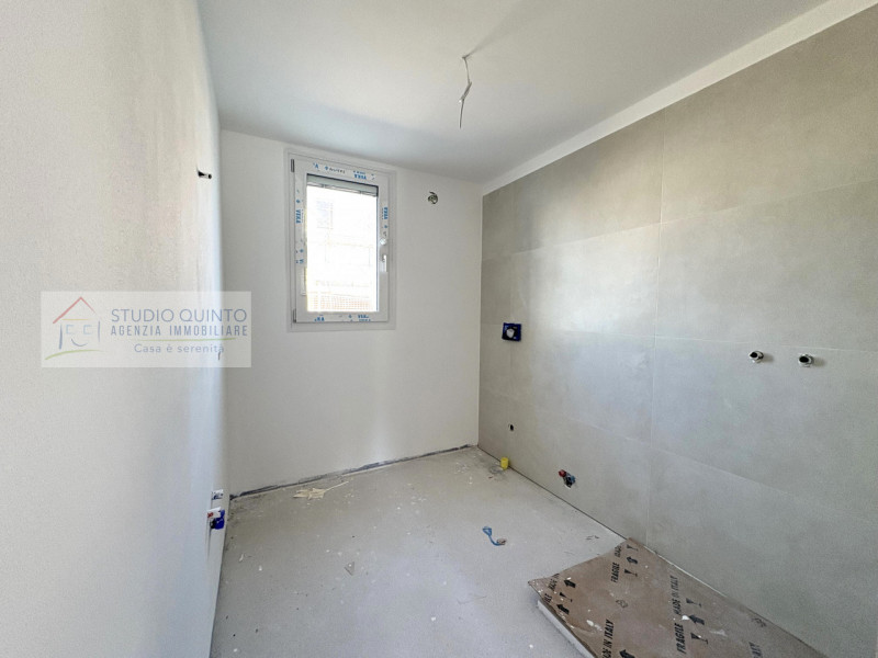 In una tranquilla zona residenziale e con ampi parcheggi, presentiamo questa villa bifamiliare a ...