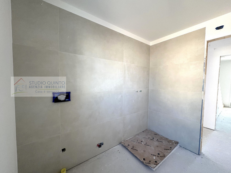 In una tranquilla zona residenziale e con ampi parcheggi, presentiamo questa villa bifamiliare a ...