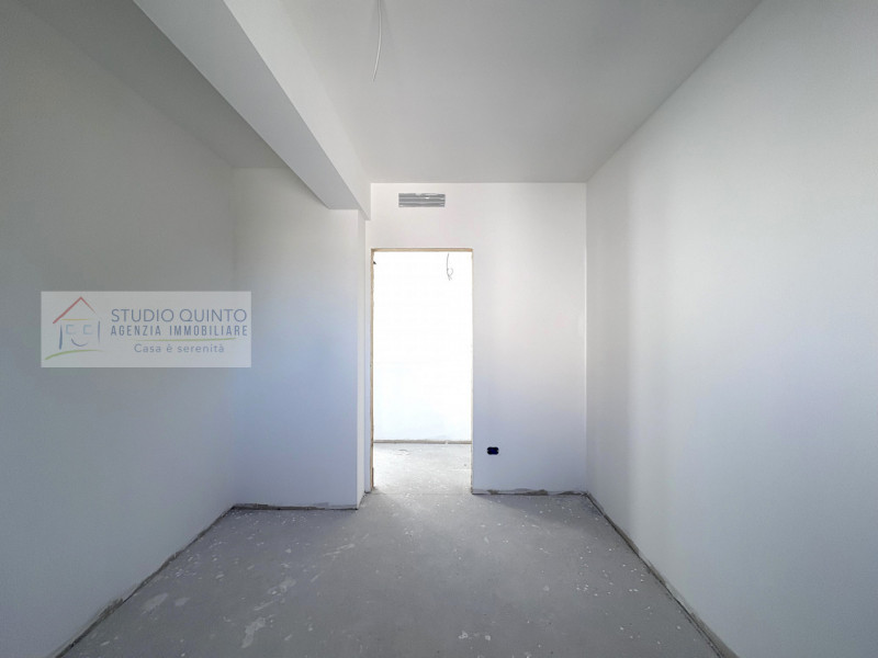 In una tranquilla zona residenziale e con ampi parcheggi, presentiamo questa villa bifamiliare a ...