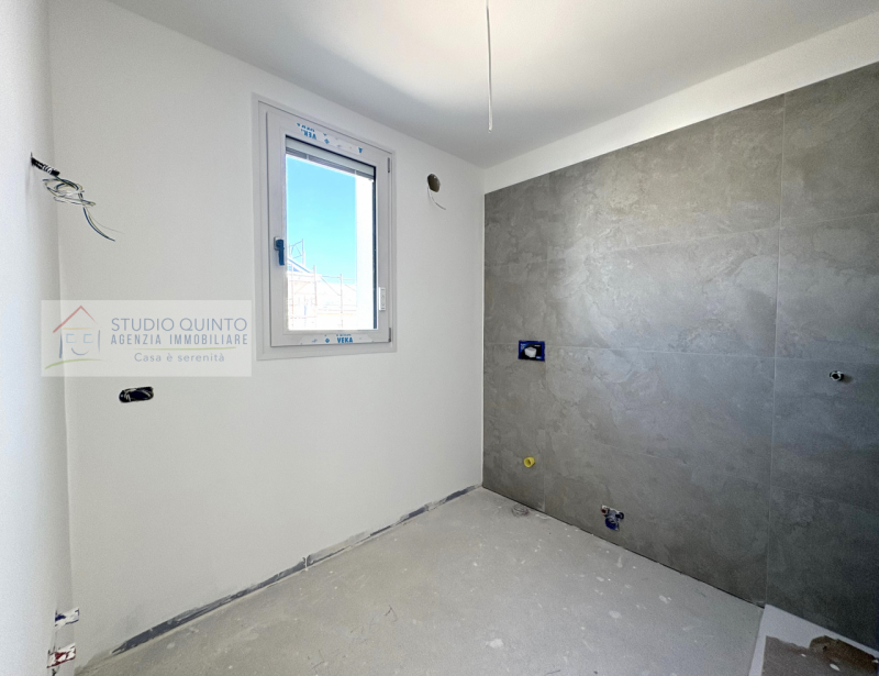 In una tranquilla zona residenziale e con ampi parcheggi, presentiamo questa villa bifamiliare a ...