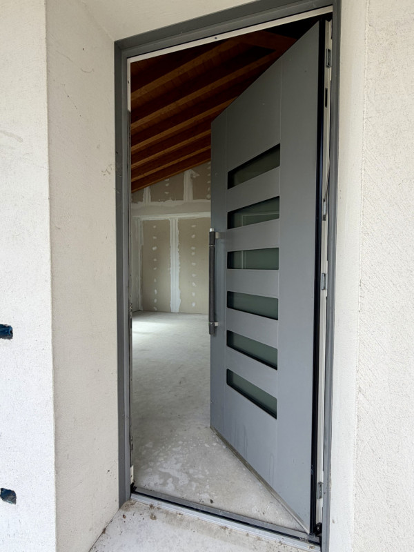 Scoprite questa straordinaria casa singola  situata nel cuore di Piombino Dese, nella zona più be...