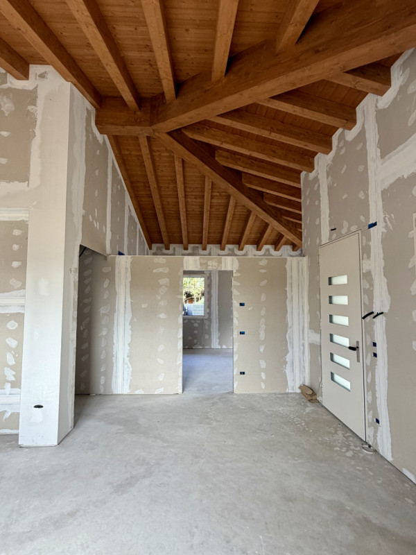 Scoprite questa straordinaria casa singola  situata nel cuore di Piombino Dese, nella zona più be...