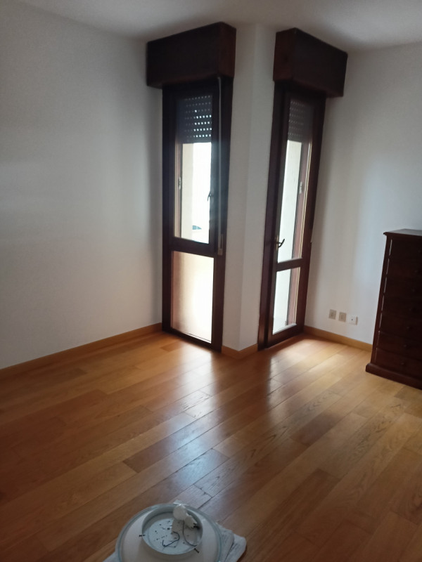 APPARTAMENTO IN ZONA CENTRALE, al II° piano con ascensore, composto da ingresso, soggiorno, cucin...