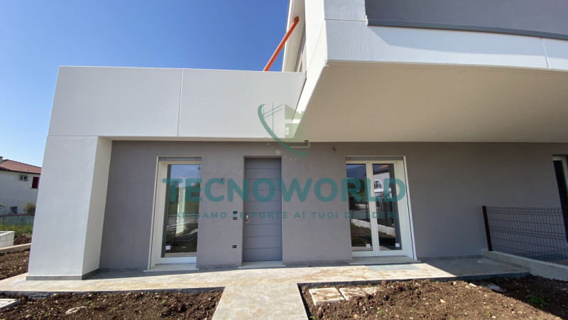 THIENE. Di nuova realizzazione soluzione TRICAMERE al piano terra con 200mq di giardino.

L'immob...