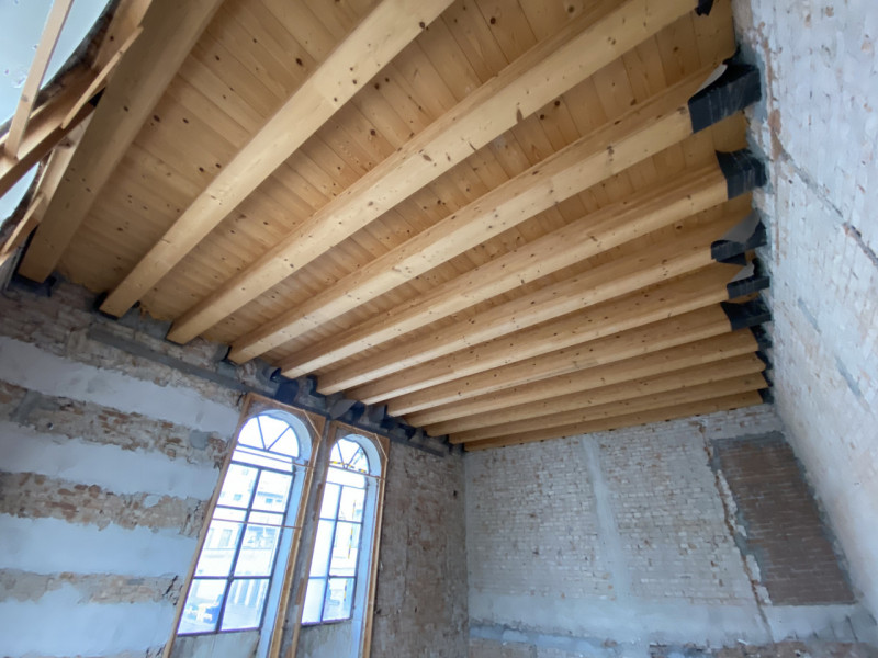 La Base Agenzia Immobiliare è lieta di presentare in vendita un delizioso appartamento trilocale ...