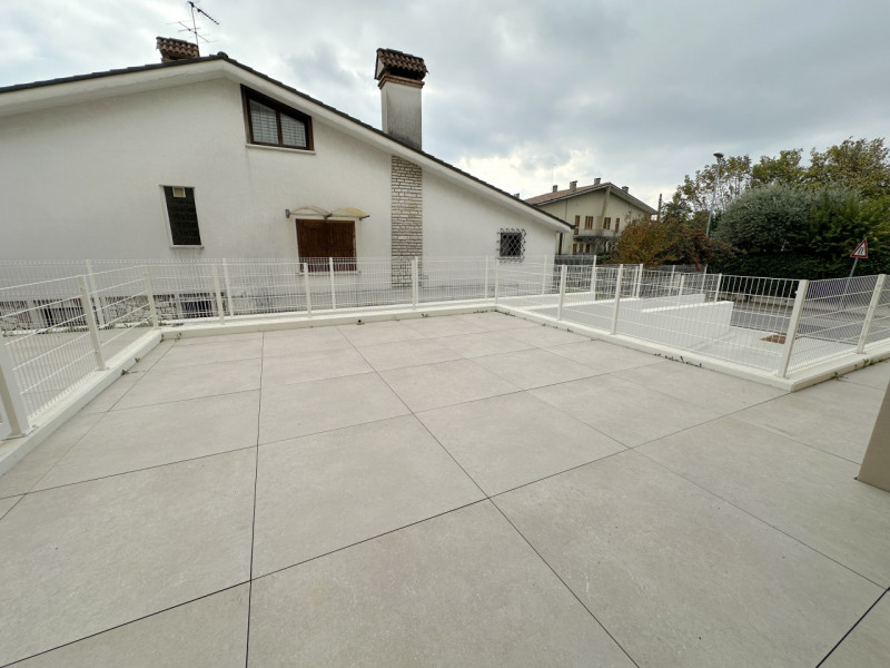 (Per INFO Roberto 3453195338) NOSTRA ESCLUSIVA - A Montebelluna, in una delle più rinomate zone d...