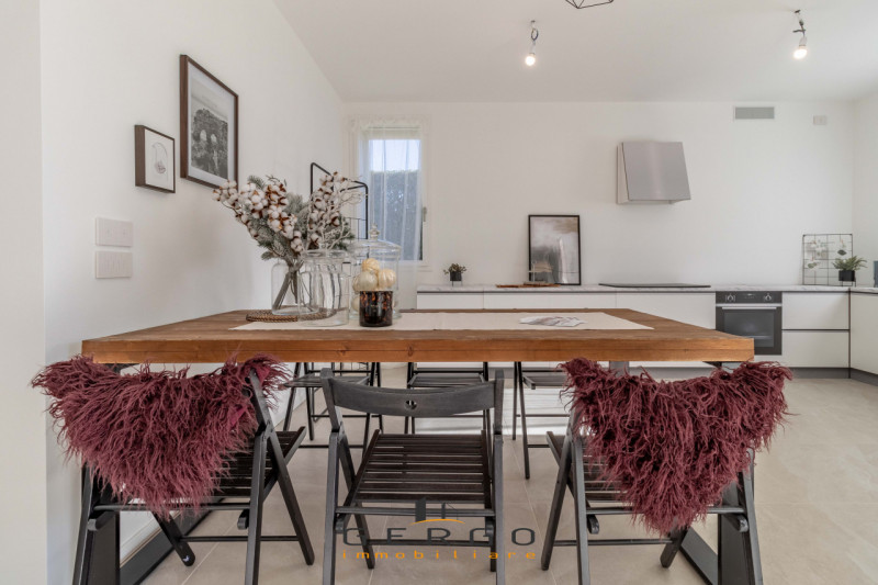 (Per INFO Roberto 3453195338) NOSTRA ESCLUSIVA - A Montebelluna, in una delle più rinomate zone d...