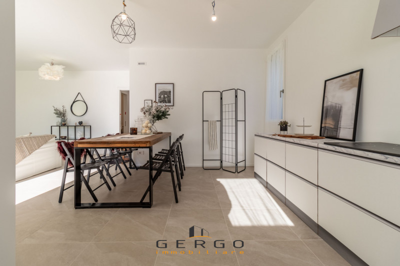 (Per INFO Roberto 3453195338) NOSTRA ESCLUSIVA - A Montebelluna, in una delle più rinomate zone d...