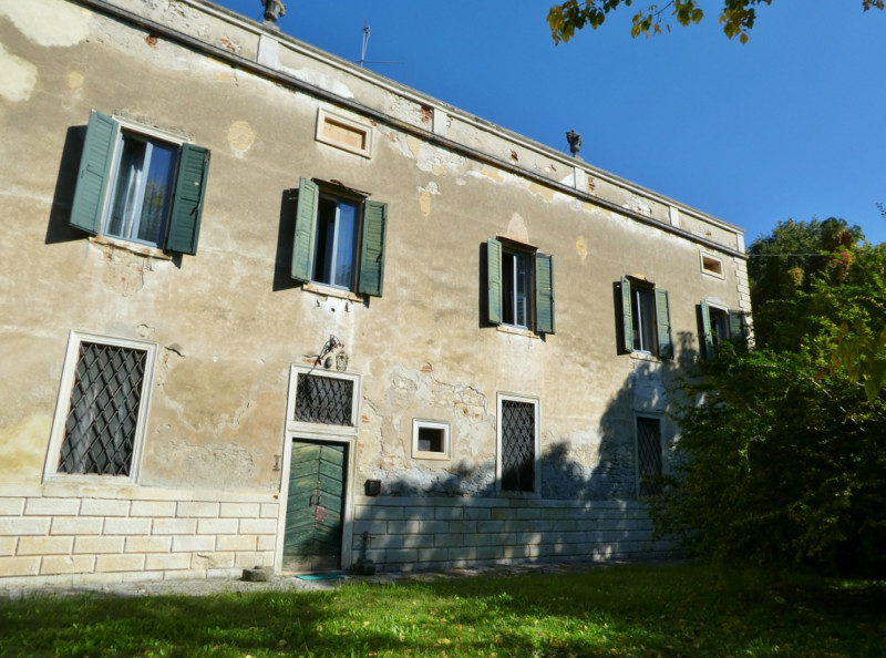 APPARTAMENTO IN VILLA SEICENTESCA CON PARCO A COSTOZZA DI LONGARE - PIU' DEPENDANCE PER I RITROVI...