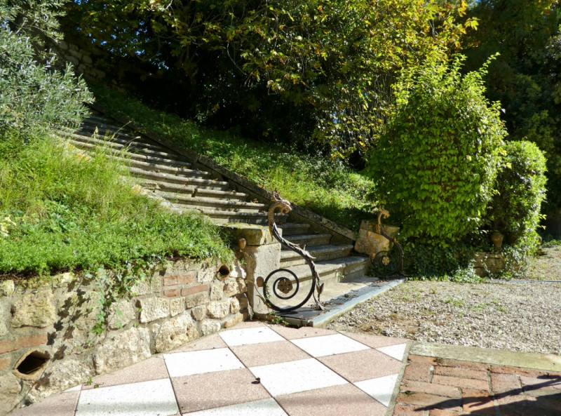 APPARTAMENTO IN VILLA SEICENTESCA CON PARCO A COSTOZZA DI LONGARE - PIU' DEPENDANCE PER I RITROVI...