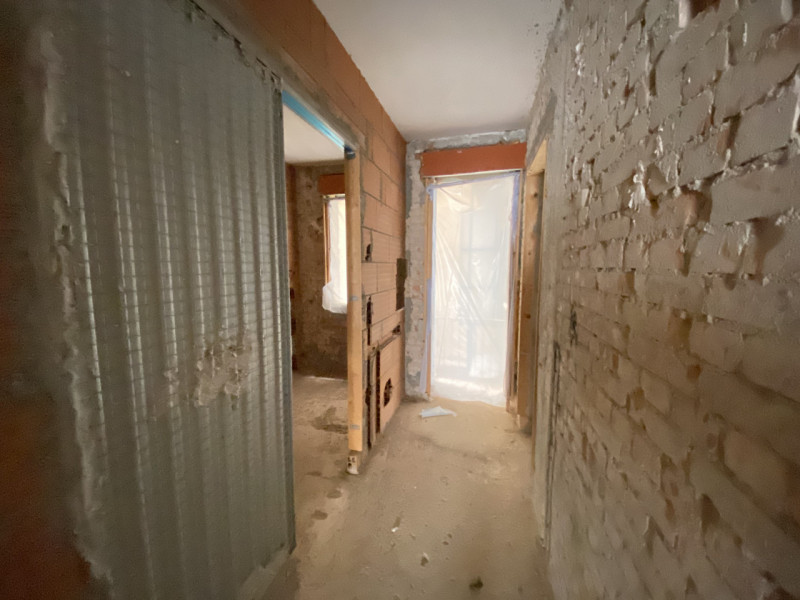 La Base Agenzia Immobiliare è lieta di presentare in vendita un delizioso appartamento trilocale ...