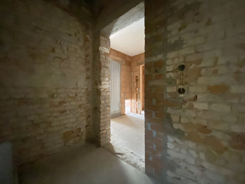 La Base Agenzia Immobiliare è lieta di presentare in vendita un delizioso appartamento trilocale ...