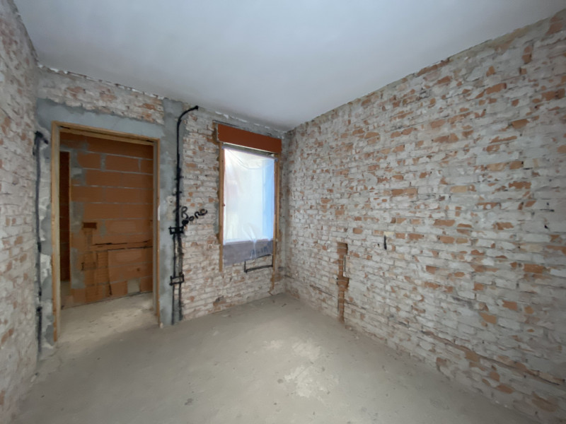 La Base Agenzia Immobiliare è lieta di presentare in vendita un delizioso appartamento trilocale ...