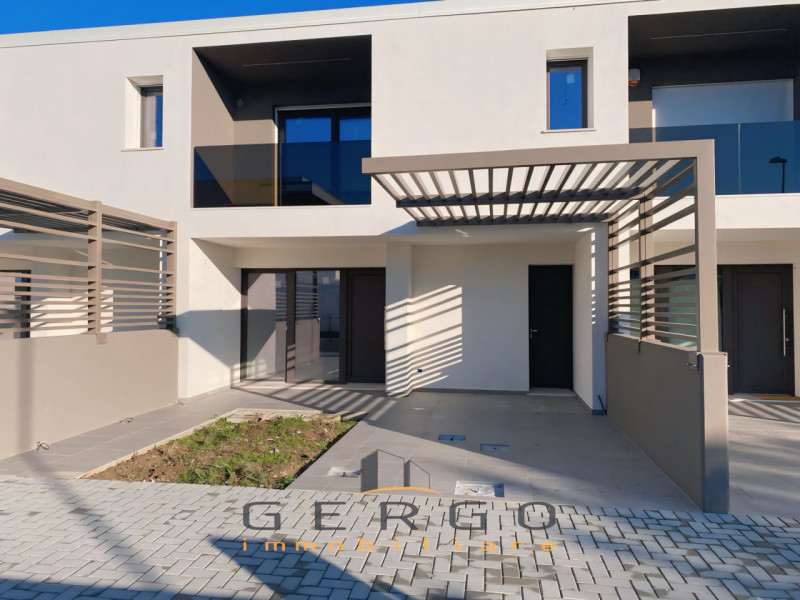 (Per INFO 3316190143) A Resana, in zona centrale, proponiamo in vendita una porzione centrale di ...