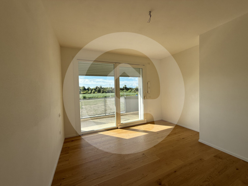 Scopri la tua nuova abitazione in questa splendida villa bifamiliare situata nella tranquilla zon...