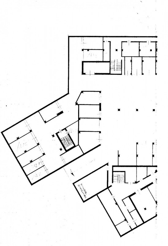In zona centralissima, ristorante completamente ristrutturato nel 2019 con finiture e arredi di p...