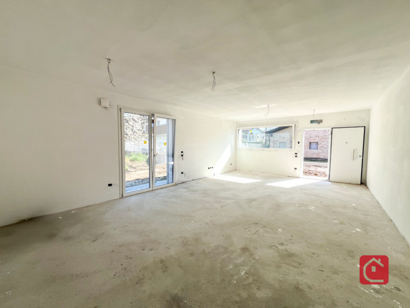 A Sant’Angelo di Piove, in nuovo quartiere residenziale ricco di parcheggi e verde pubblico, a po...