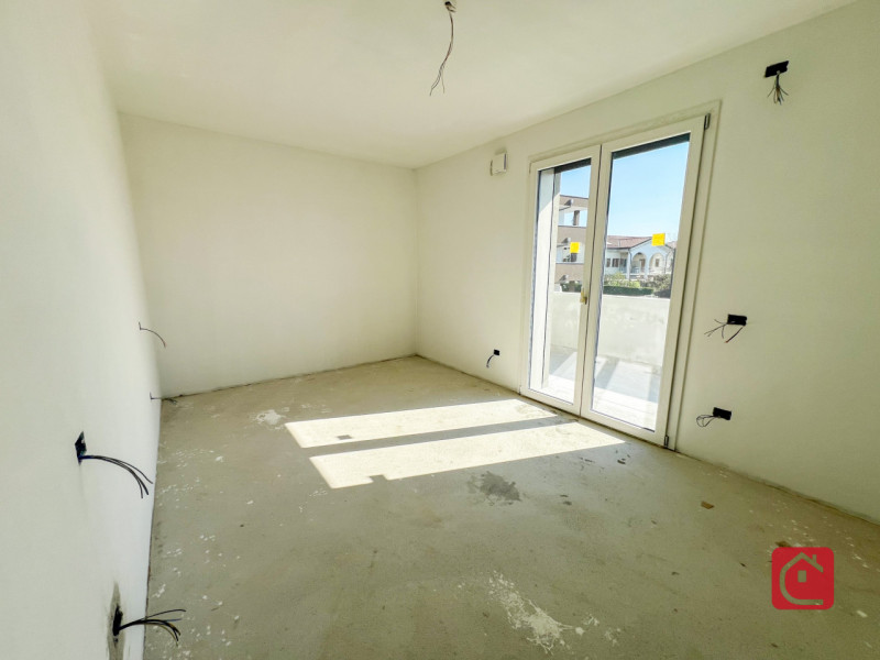 A Sant’Angelo di Piove, in nuovo quartiere residenziale ricco di parcheggi e verde pubblico, a po...