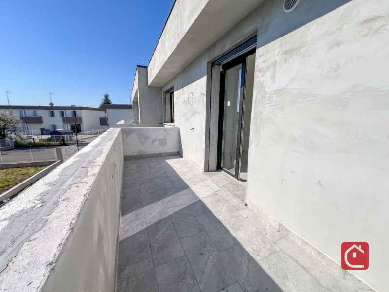 A Sant’Angelo di Piove, in nuovo quartiere residenziale ricco di parcheggi e verde pubblico, a po...