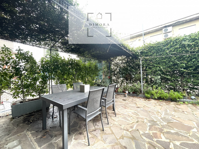 STRA RIF.CD78: Dimora propone, porzione centrale di quadrifamiliare con scoperto privato.
L'immob...