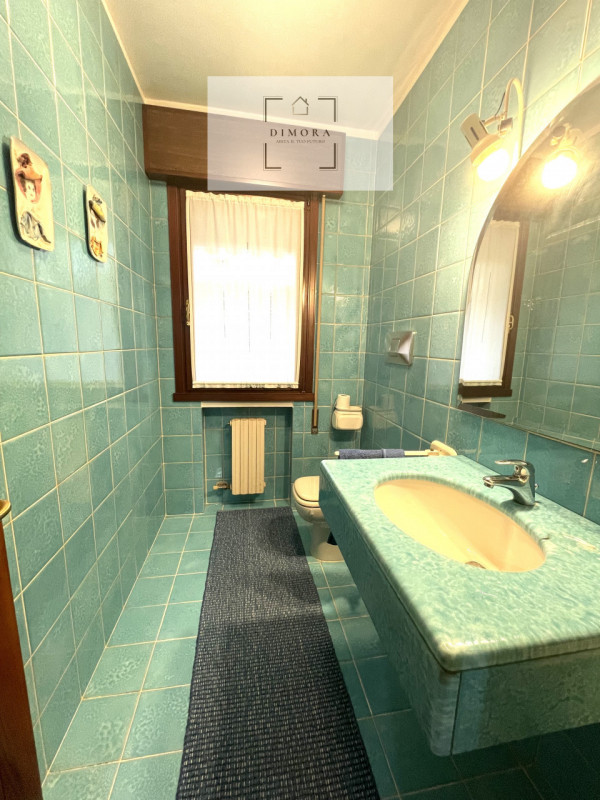 STRA RIF.CD78: Dimora propone, porzione centrale di quadrifamiliare con scoperto privato.
L'immob...