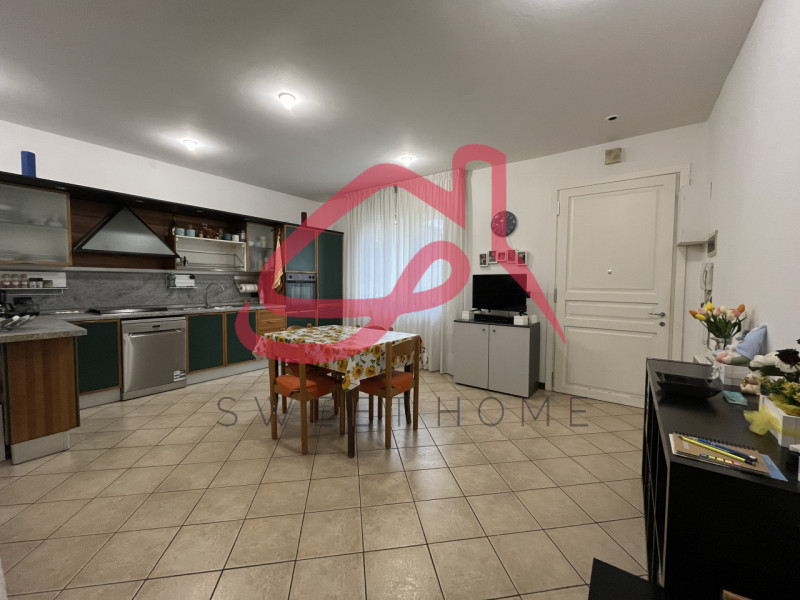 Padova (Mortise): al primo ed ultimo piano di bifamiliare in orizzontale, appartamento parzialmen...