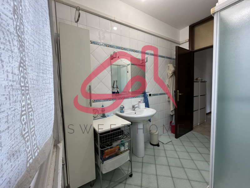 Padova (Mortise): al primo ed ultimo piano di bifamiliare in orizzontale, appartamento parzialmen...