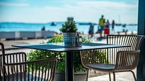 SCHIO - CENTRO

OTTIMA OCCASIONE!

Vendesi centralissimo Bar - Caffetteria con cucinetta attrezza...