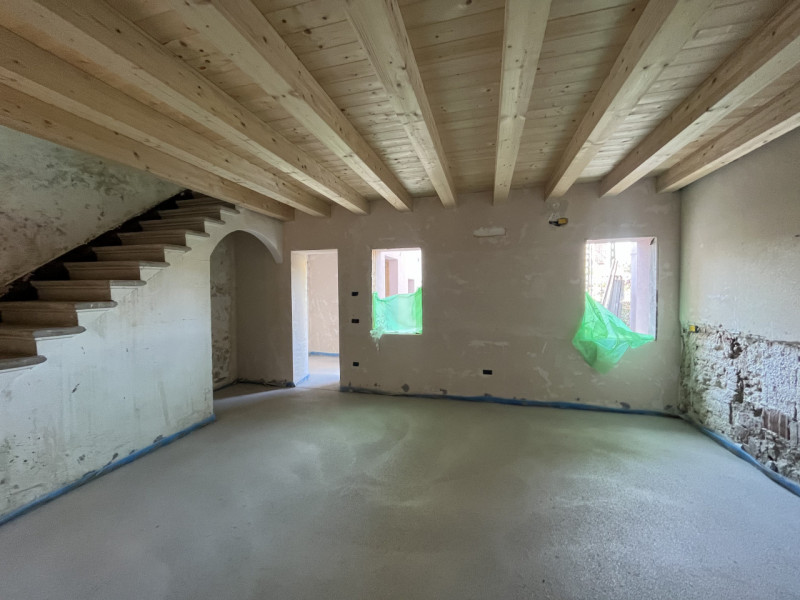 Este Vendita Casa a schiera
