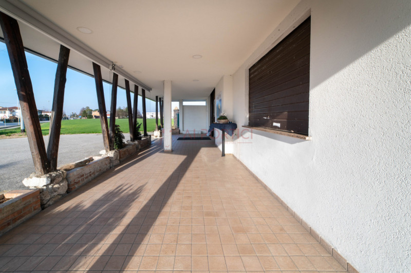 Liettoli di CAMPOLONGO MAGGIORE - Proponiamo in vendita LOCALE COMMERCIALE (categoria catastale C...